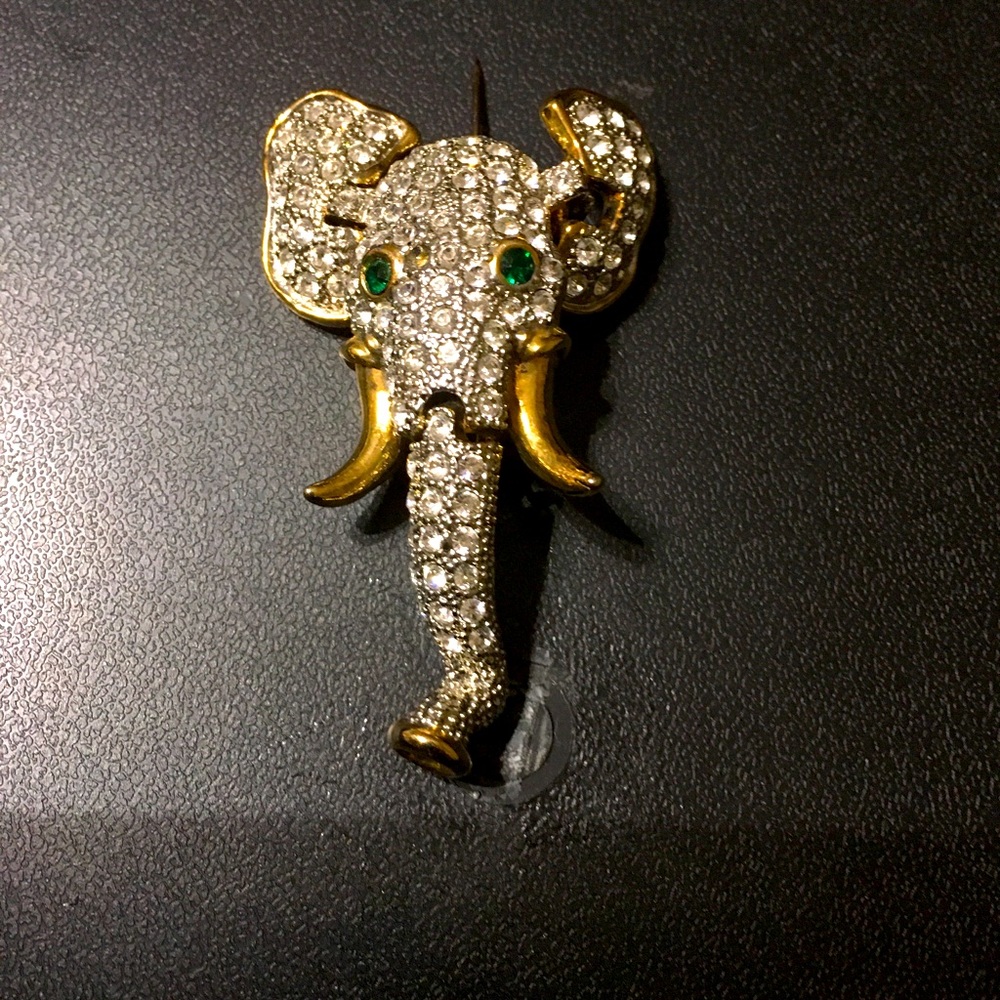 Elephant rhinestone brooch with moving parts